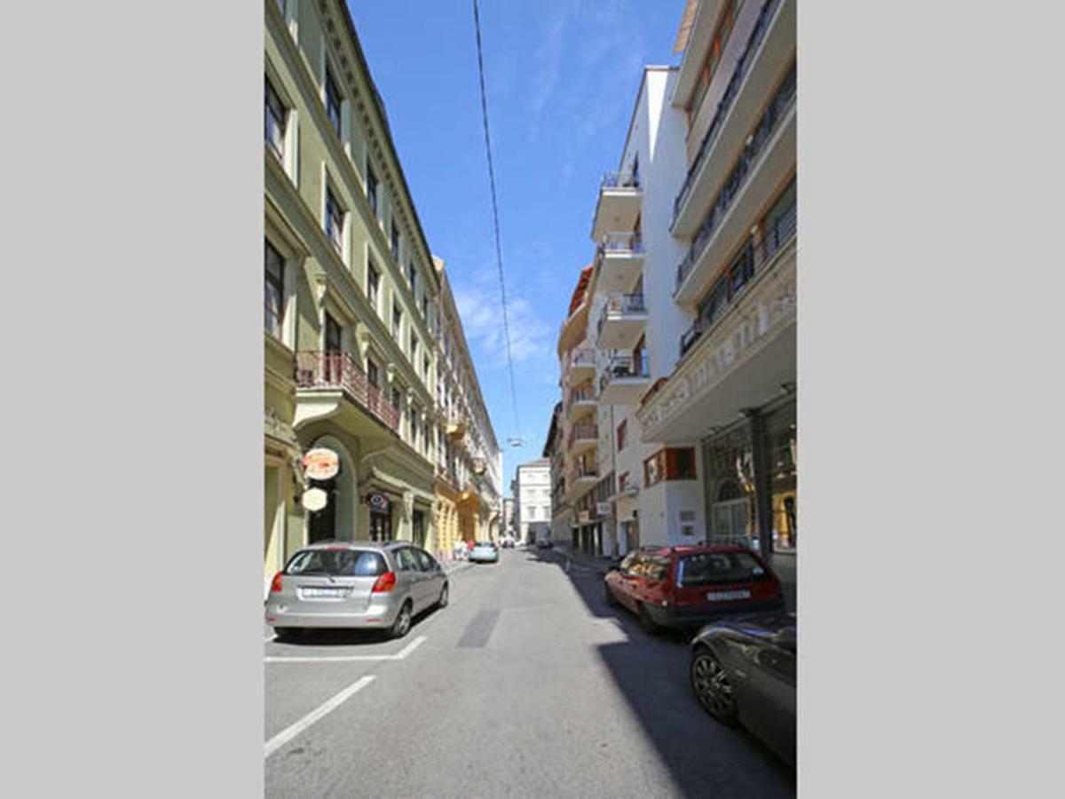 ブダペストDowntown Garden Isle In Urban Style-Free Parkingアパートメント エクステリア 写真